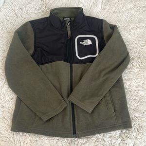 The North Face toddler fleece. Size 5T.
